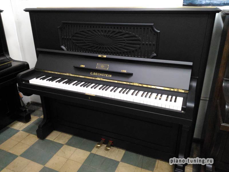 Чёрное пианино продаётся