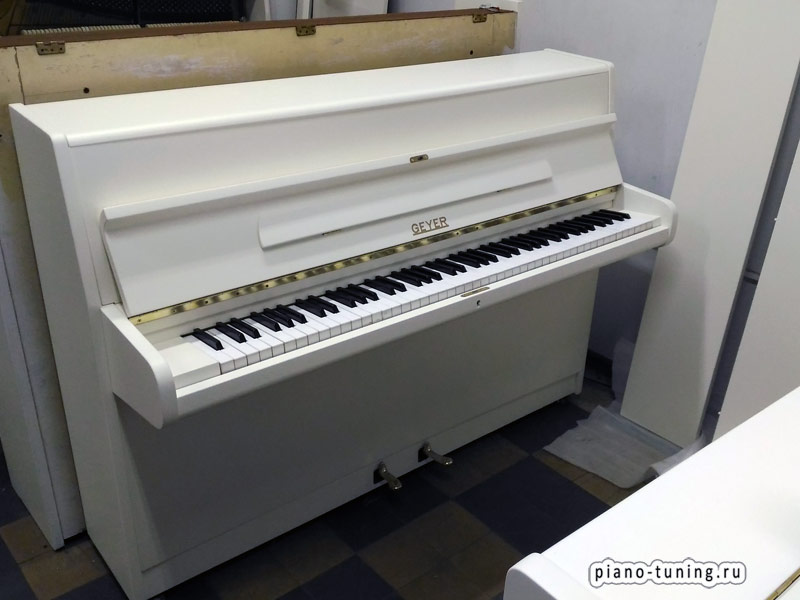 Белое пианино