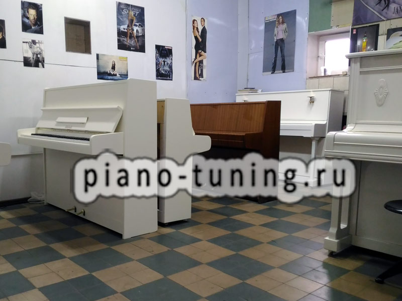Пианино красивое