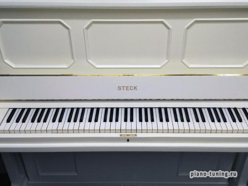 Пианино белое