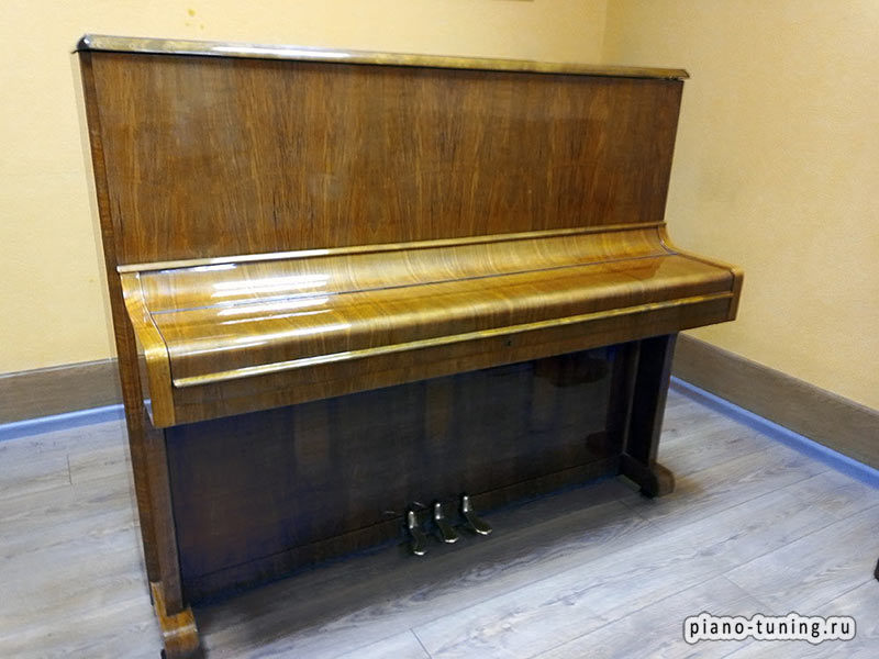 Weinbach piano